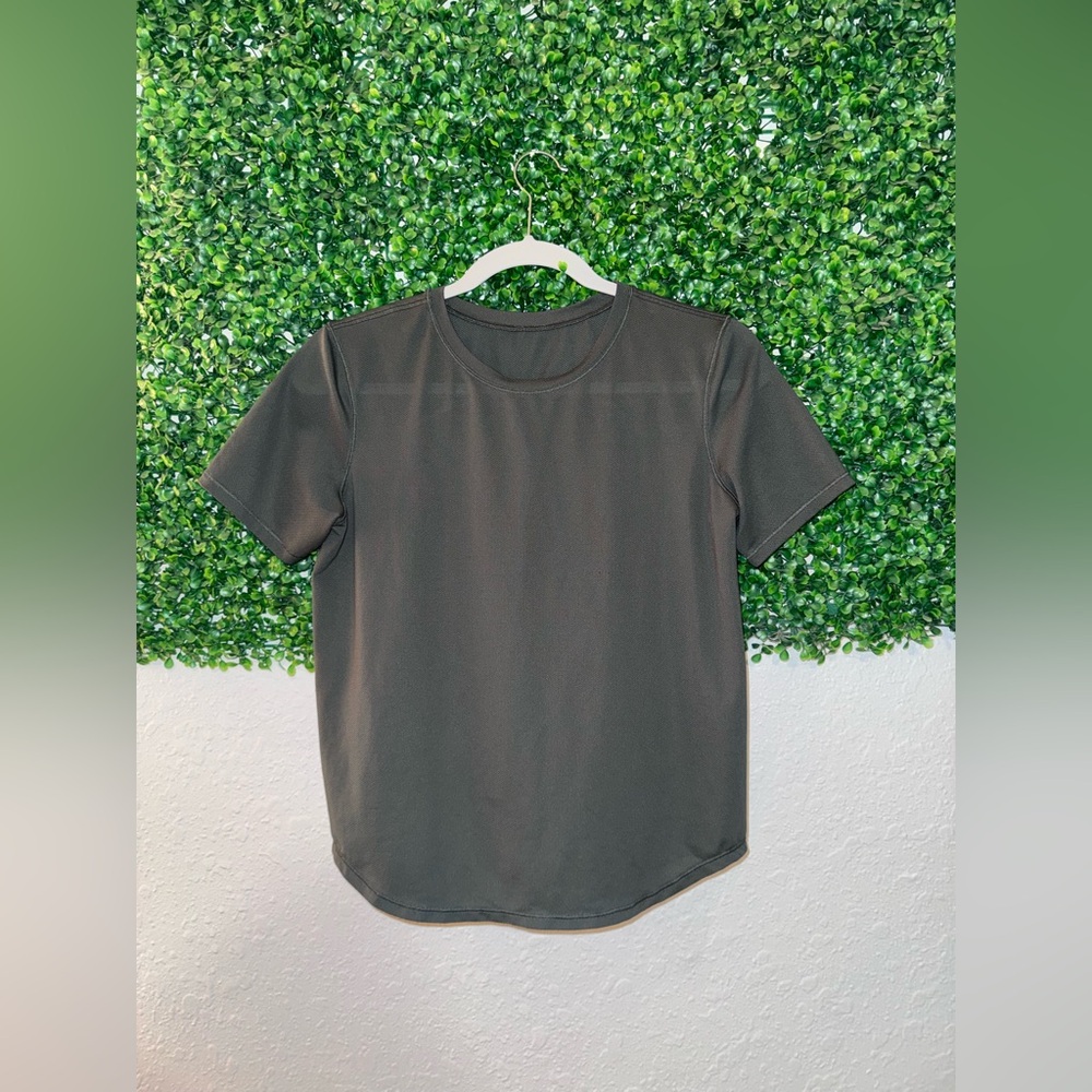 Lululemon Athletic Grey Flowy Tee Size Medium